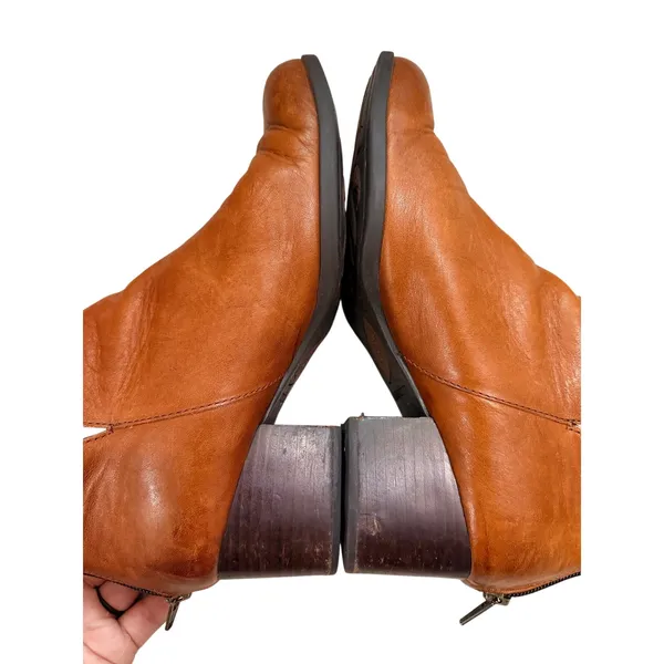 Born kenzy booties brown leather wedge size 9 - Image 2