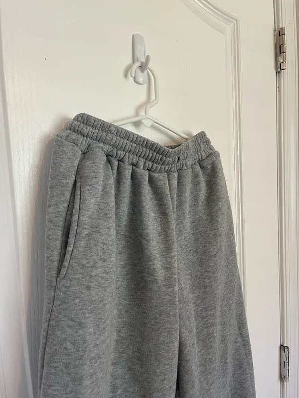 medium sweatpants - Image 5