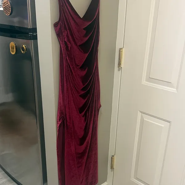 SHEIN SXY Burgundy Velvet Cowl neck midi Dress w slits L, NWT - Image 2