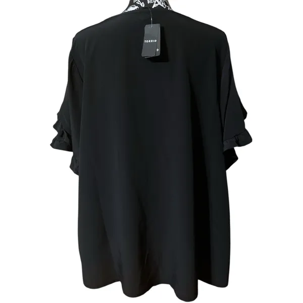 Torrid Georgette Ruffle Sleeve Scoop Neck Blouse Size 1 - Image 4