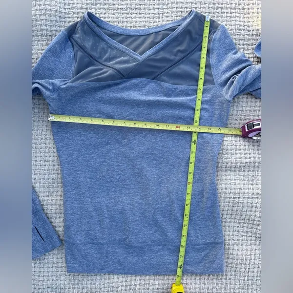 Lululemon Athletica Women’s Gray V-Neck Women's Top - Image 5