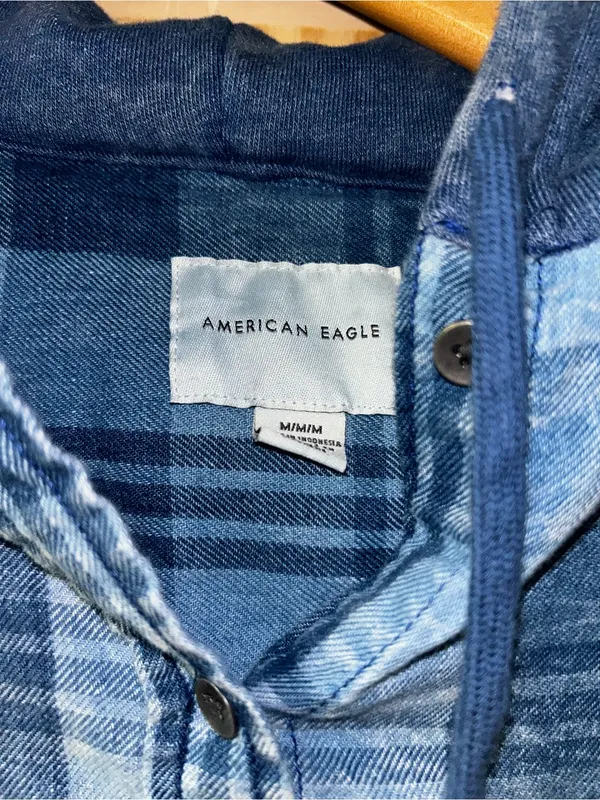 American Eagle blue plaid cropped hoodie Size M #flannel #cropped - Image 2