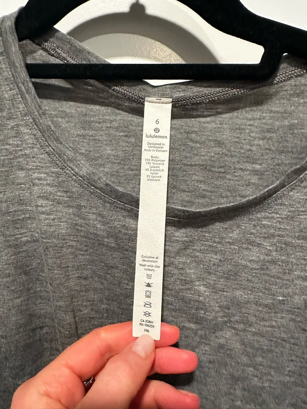 Lululemon Cropped Shirt Short Sleeve - Image 4