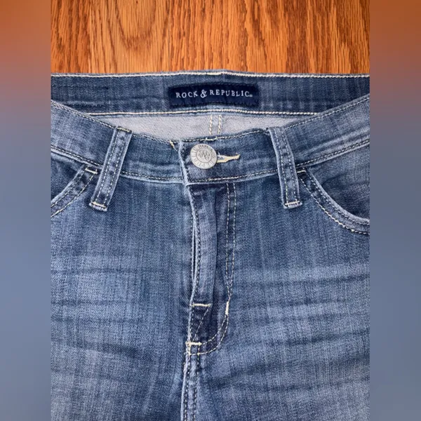 Vintage Rock & Republic Cropped Faded Blue Denim Ankle Jeans - Image 4