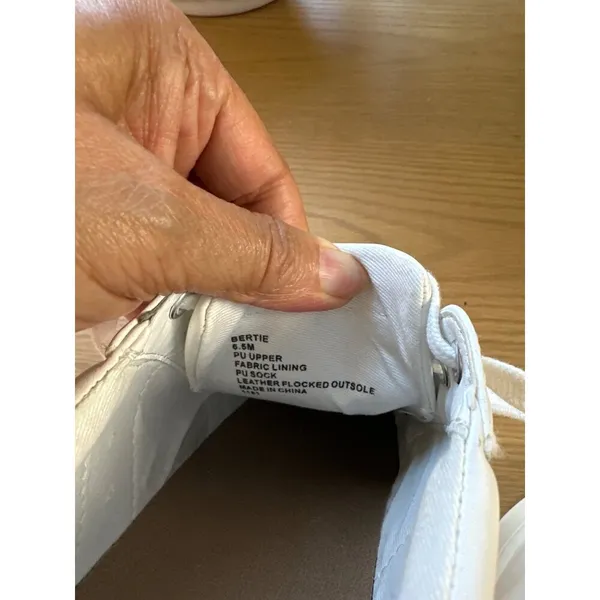 Steve Madden 6.5 Stylist Casual Low Top Lace-Up Sneakers Casual Style - Image 6