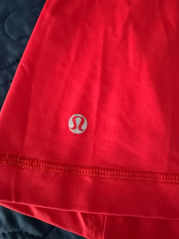 LULULEMON Free To Be Tank in Love Red colorway Size 6 - Image 6