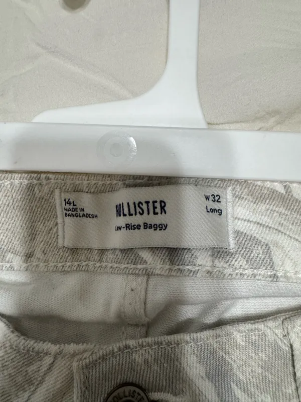 Hollister Baggy Low-Rise Cargo Pants - Image 4