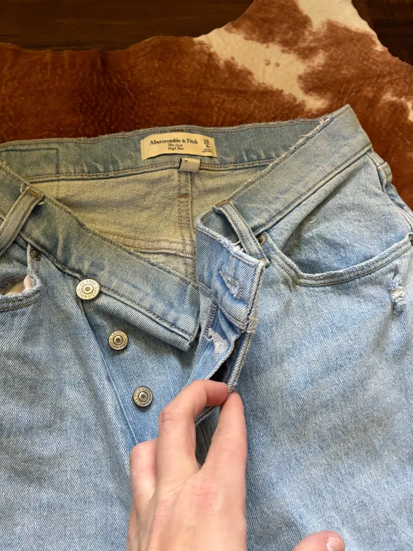 Abercrombie and Fitch Curve love jeans the dad high rise size 28/6 R No flaws - Image 3