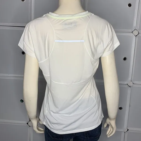 New Balance White Short Sleeve Athletic Top Size Medium - Image 4