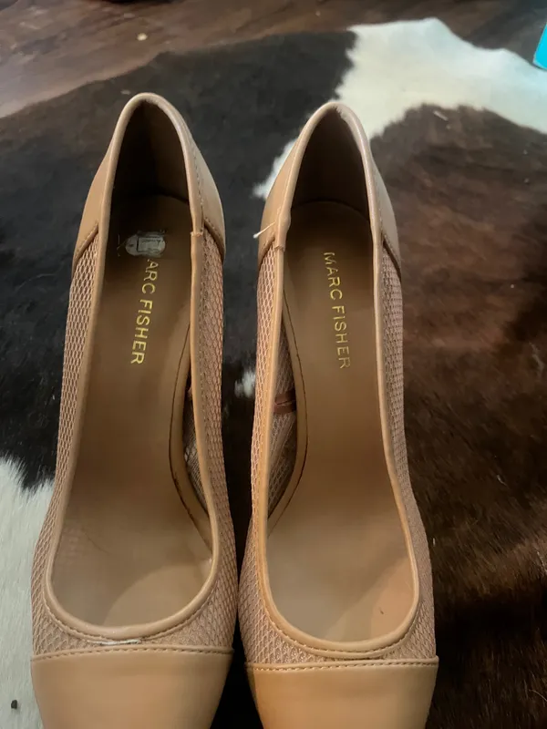 Ladies tan mesh chunky heels - Image 2