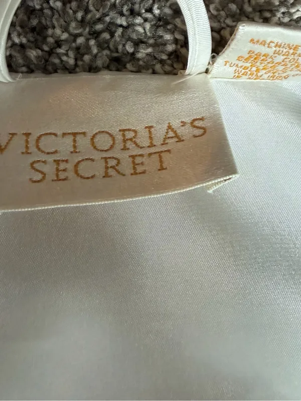 Vintage Victoria’s Secret Ivory Satin Lace Bridal Robe O/S 90s - Image 6