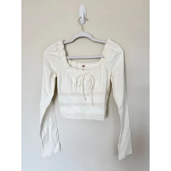 Free People Ivory Lace Trim Ruched Long‎ Sleeve Crop Top Tie Front Size Medium - Image 2