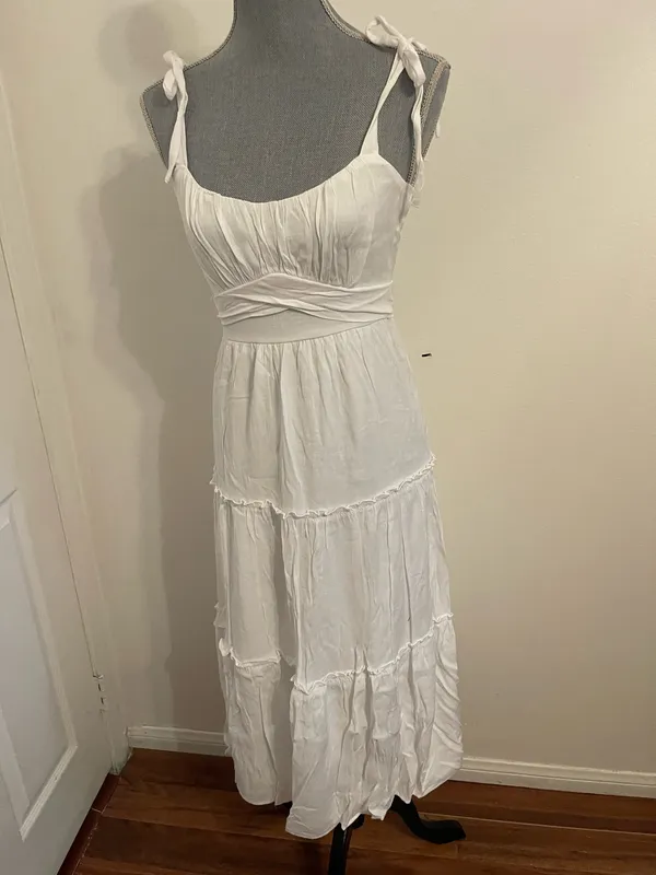 Trixxi White Tiered Tie Shoulder Maxi Dress. Size s - Image 4