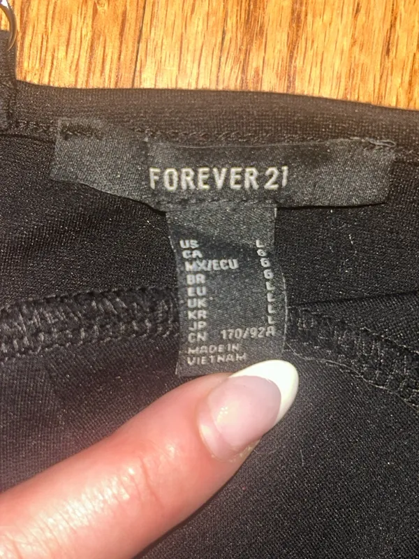 Forever 21 Black Tagged Top size Large - Image 3