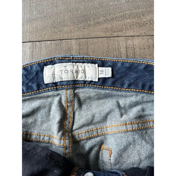 Torrid women's Blue Distressed 3" Jean Shorts Size 18‎ - Image 5