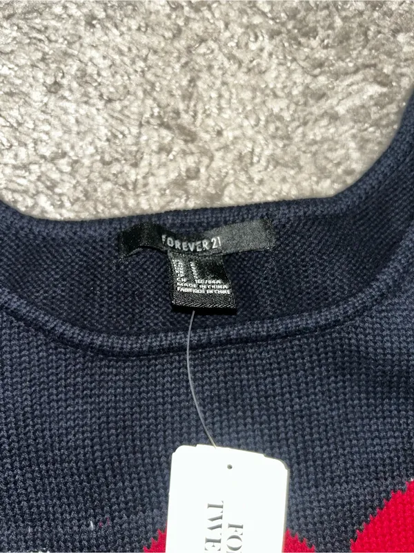 Forever 21 Navy Tank with Red Heart Graphic - Image 3