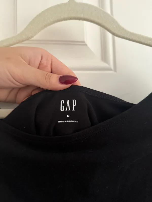 GAP Boatneck Black Top - Image 3