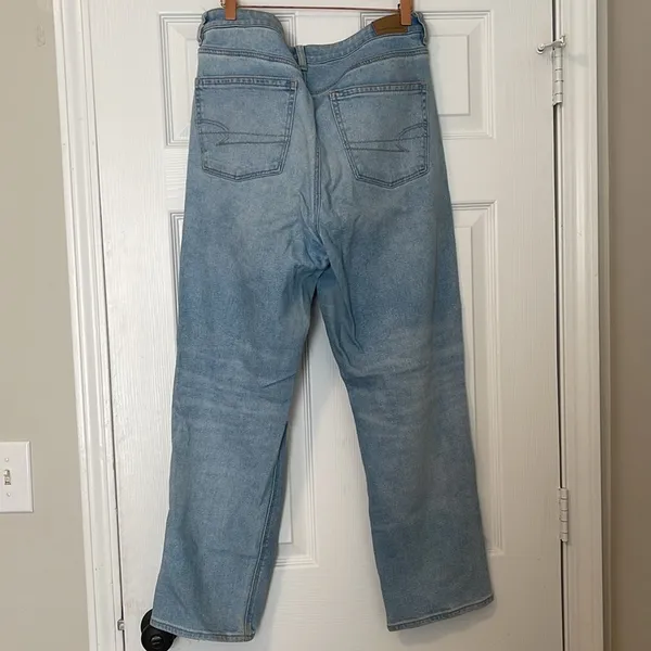 American Eagle mom straight jean - Image 3