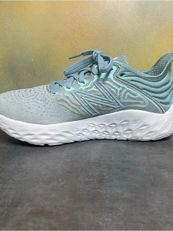 New Balance Fresh Foam Beacon V3 Women's Light Blue Sneakers Size 7B - Image 16