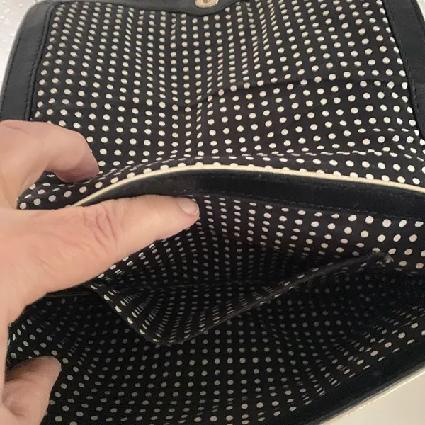 Kate Spade crossbody bag, black, and taupe - Image 7