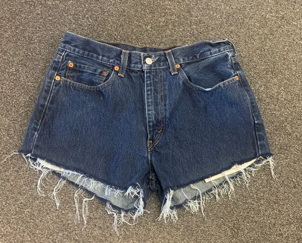 Vintage 550 Levi's shorts - Image 2