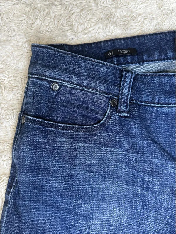 Talbots Flawless Five Pocket bootcut curvy medium wash denim jeans Size 6 - Image 3