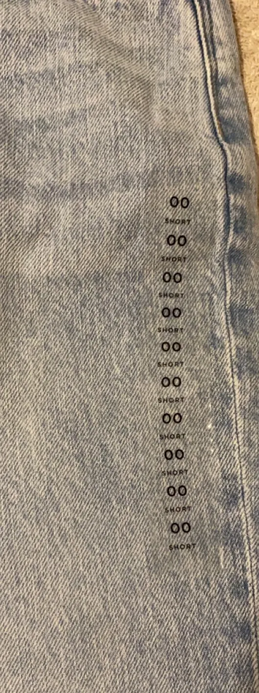 American Eagle Mom Light Wash Jeans - Image 5