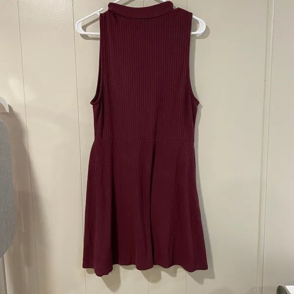 Aeropostale Burgundy Ribbed Fit & Flare Dress Women’s Large Sleeveless Mock Neck - Image 2