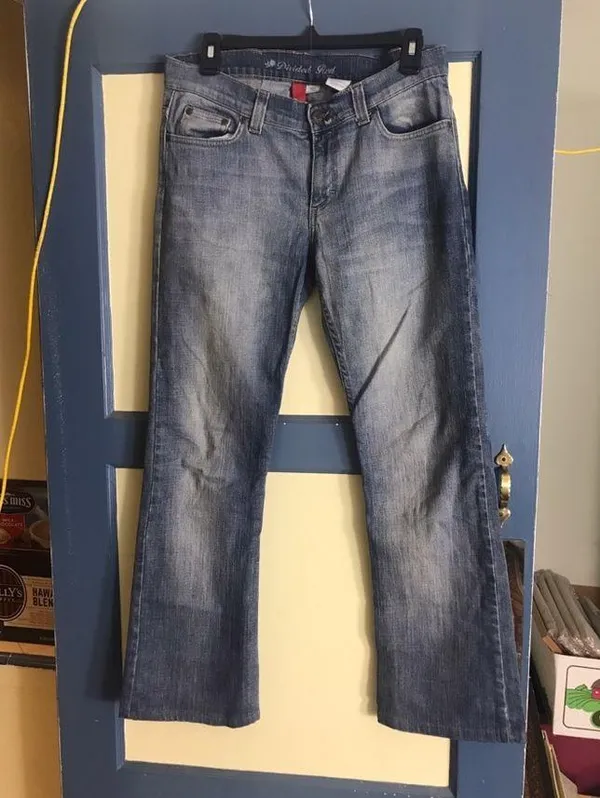31 (10) Divided Red bootcut jeans - Image 4