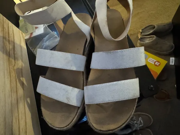 Time & Tru Platform Sandals - Image 5