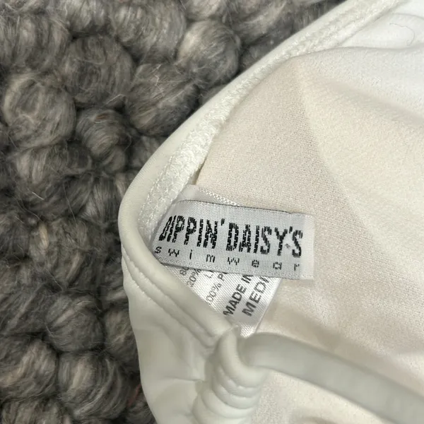 Dippin’ Daisy’s White Strappy Bikini Top Size Medium’s‎ - Image 5