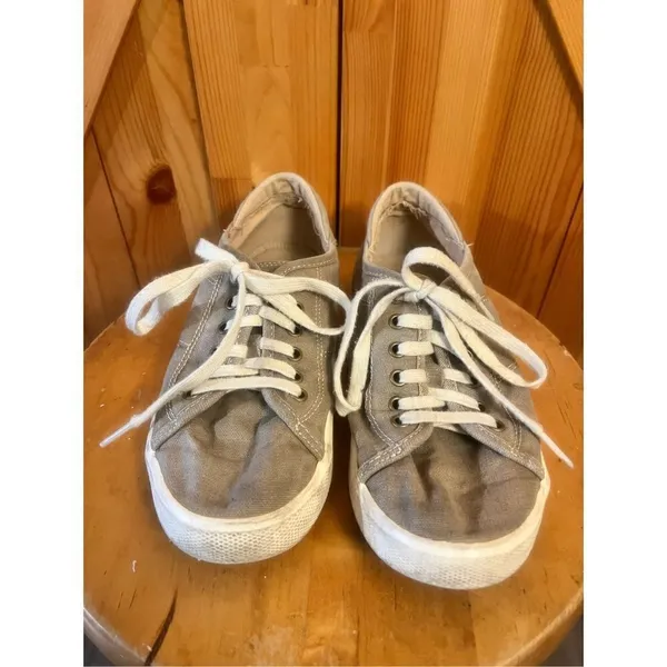Roxy Women 8 Sneakers - Image 2