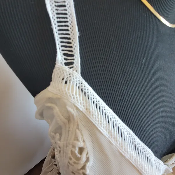 Elegant White And Off White Lace Top Cropped SRV X FTF Sz 1 NWT - Image 3