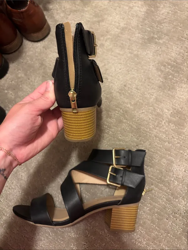 Women’s Black Strappy Buckle Sandals Size 7.5 - Image 3