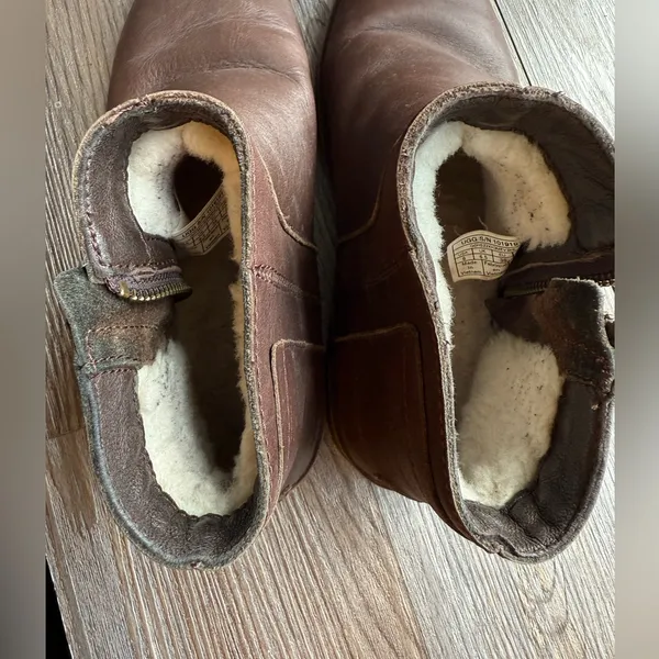 UGG Leather Ankle Boots Brown Side Zip Shearling Lined Comfort Size‎ 8 - Image 4