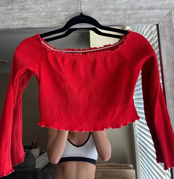 Amazon Red Long Sleeve Crop Top - Image 3