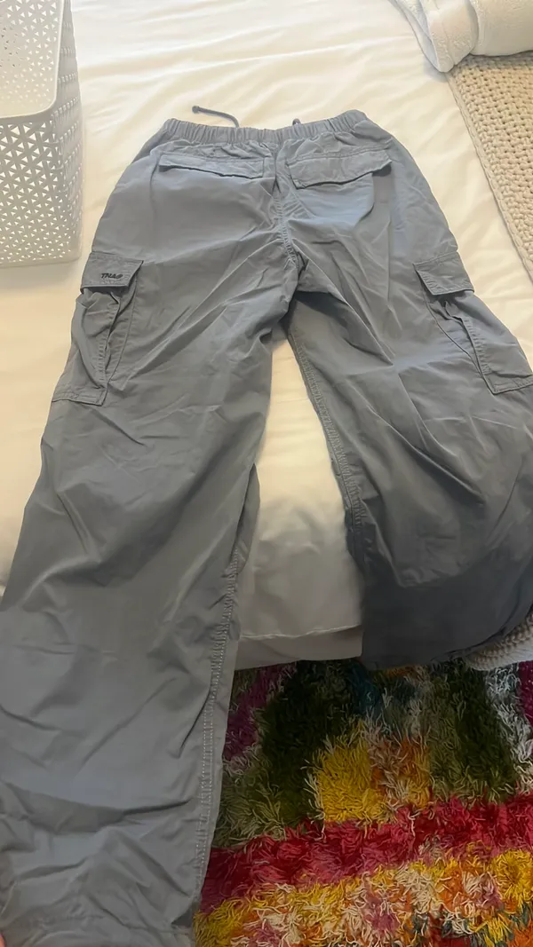 Aritzia Grey Cargo Pant - Image 3