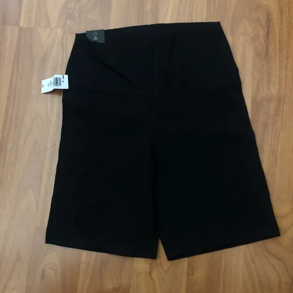 Aritzia Black Biker Shorts NWT - Image 4