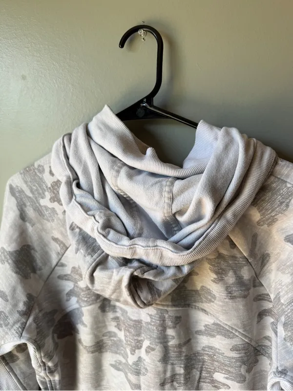 Salt Life Athleta Gray Camo Full Zip Hoodie Jacket Size XL - Image 4