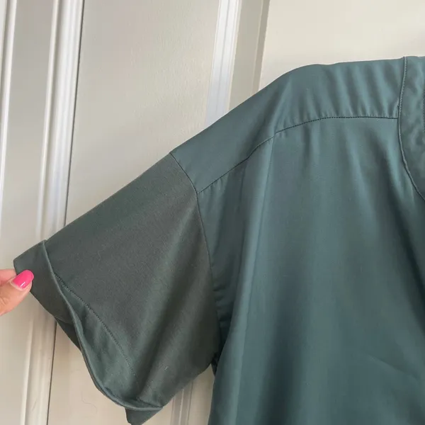 Lysse Mixed Media V-Neck Top Women S Teal Green Workwear Minimalist Short Sleeve - Image 7