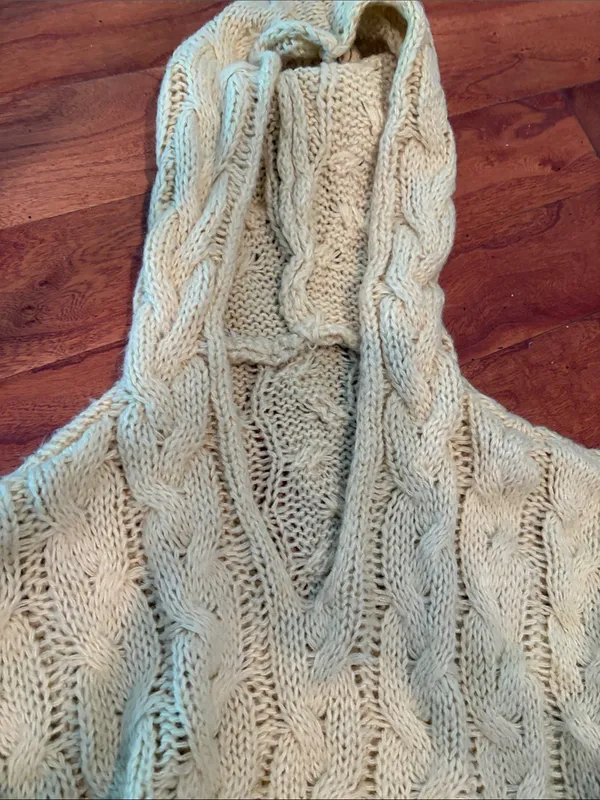 Non Signe Crème Chunky Cable-Knit Hoodie Size Medium - Image 5