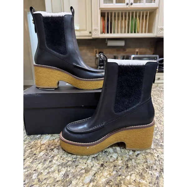Coach Women's Delaney Leather Chelsea Bootie black leather Size 7 Gummy Sole - Image 2