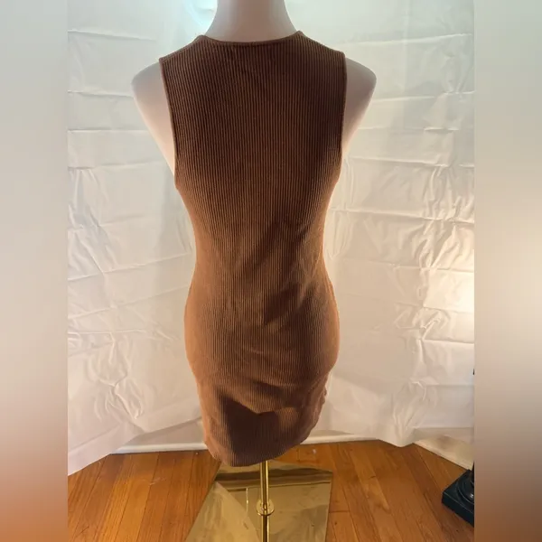 House of Harlow 1960 Brown Ribbed Midi Dress - Image 3