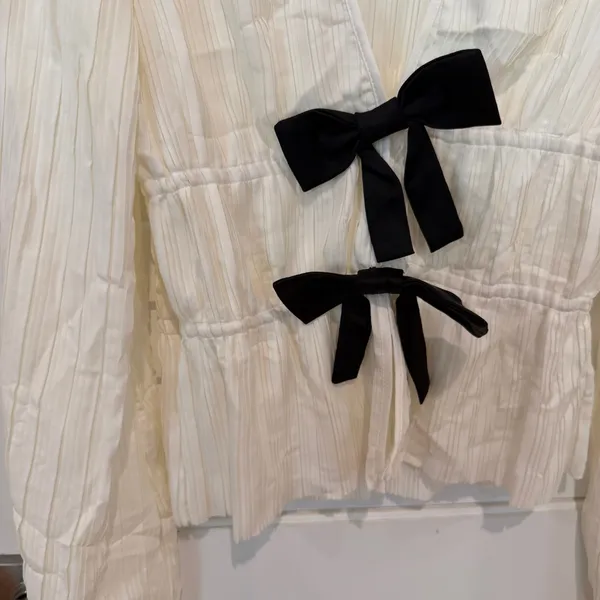 Wayf Ciana Pleated Top Sz S Bows Ivory Shirt Blouse Balletcore Plisse - Image 4