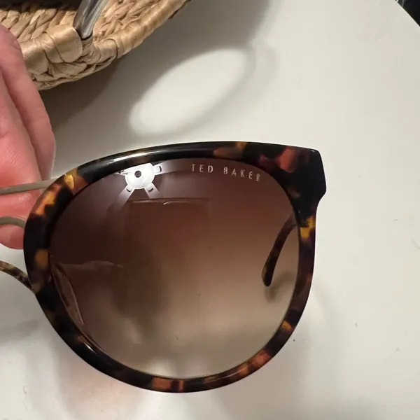 Ted Baker B645 sunglasses woman’s tortoise 55mm gradient brown sunglasses‎ - Image 5
