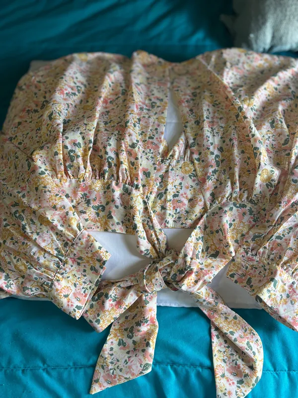 BNWOT ENTRO middy top size M - Image 5