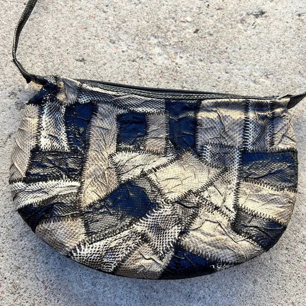 Vintage 90s Snake Skin Leather Small Zip Closure Small Crossbody Bag - Image 6