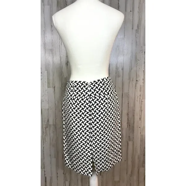 Antonio Melani Women's Size 2 Black Geometric Pencil Knee Length‎ Business Skirt - Image 3
