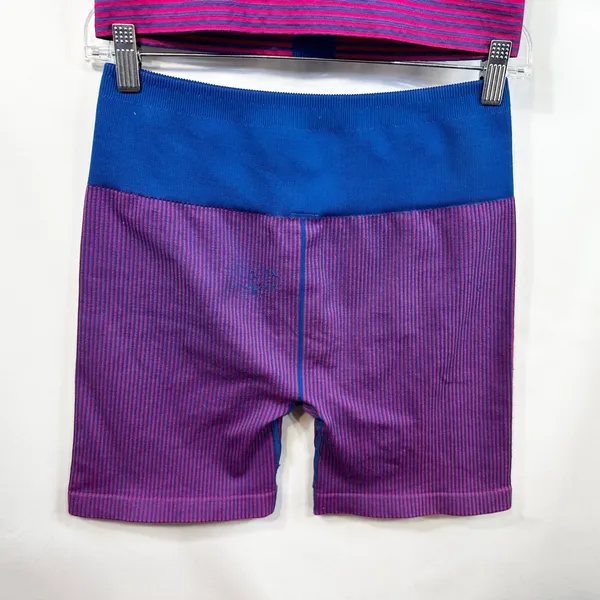 Fabletics Medium Workout Set Pink Blue Seamless Sports‎ Bra Bike Shorts 1597 - Image 10