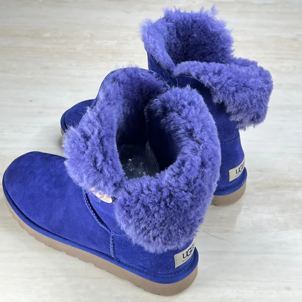 UGG Australia Bailey Button Blue Suede Sheepskin Boots 5803 Womens 8 - Image 4